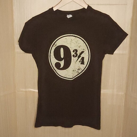 Harry Potter Womens Brown 9 3/4 Logo Shirt Large - Picture 1 of 6